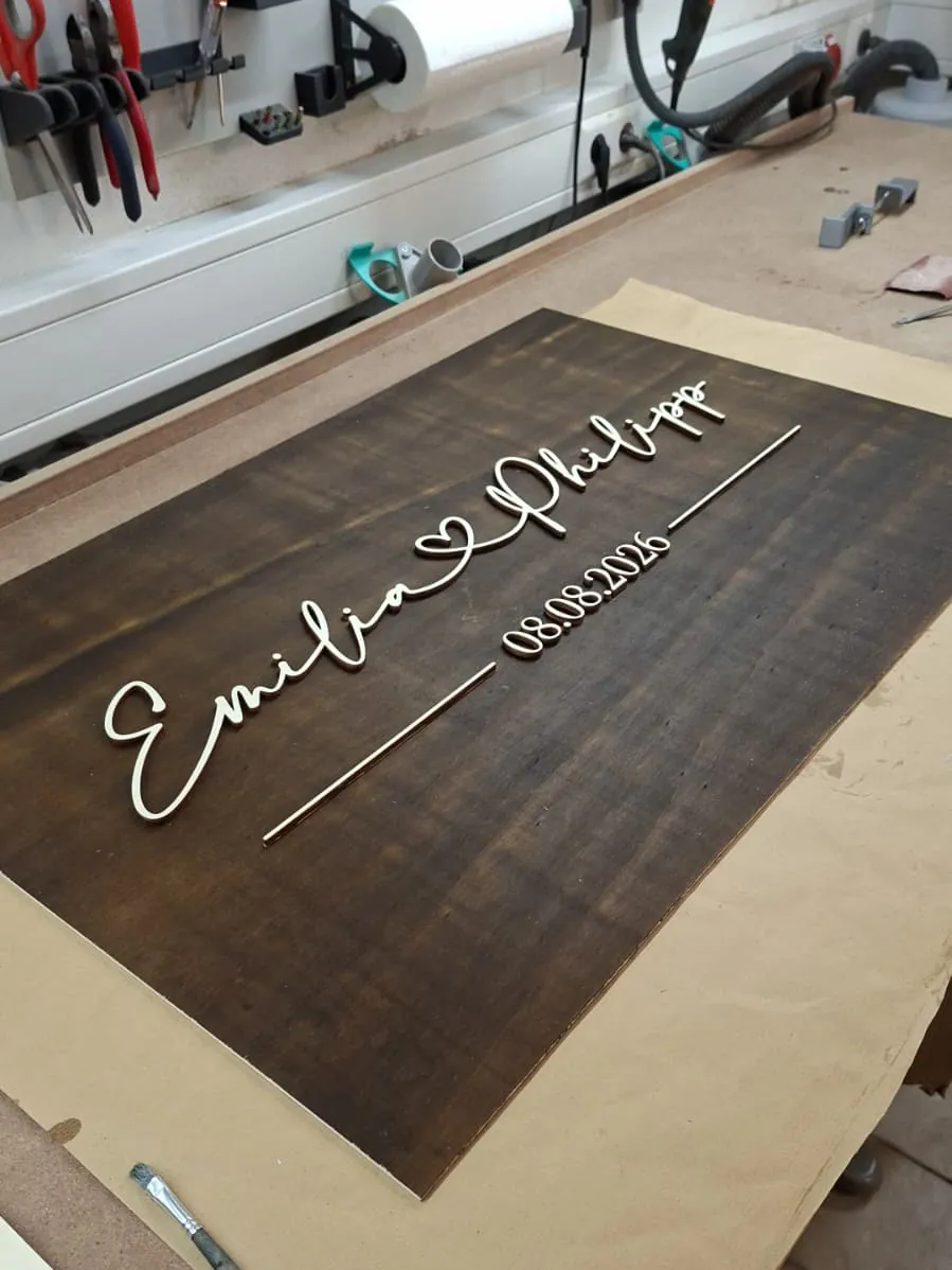 Individuelles Schild für eine Hochzeit